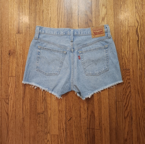 Levis 501 Womens High Rise Shorts Size 29 Distressed Cut Off Button Fly NEW - Picture 6 of 11